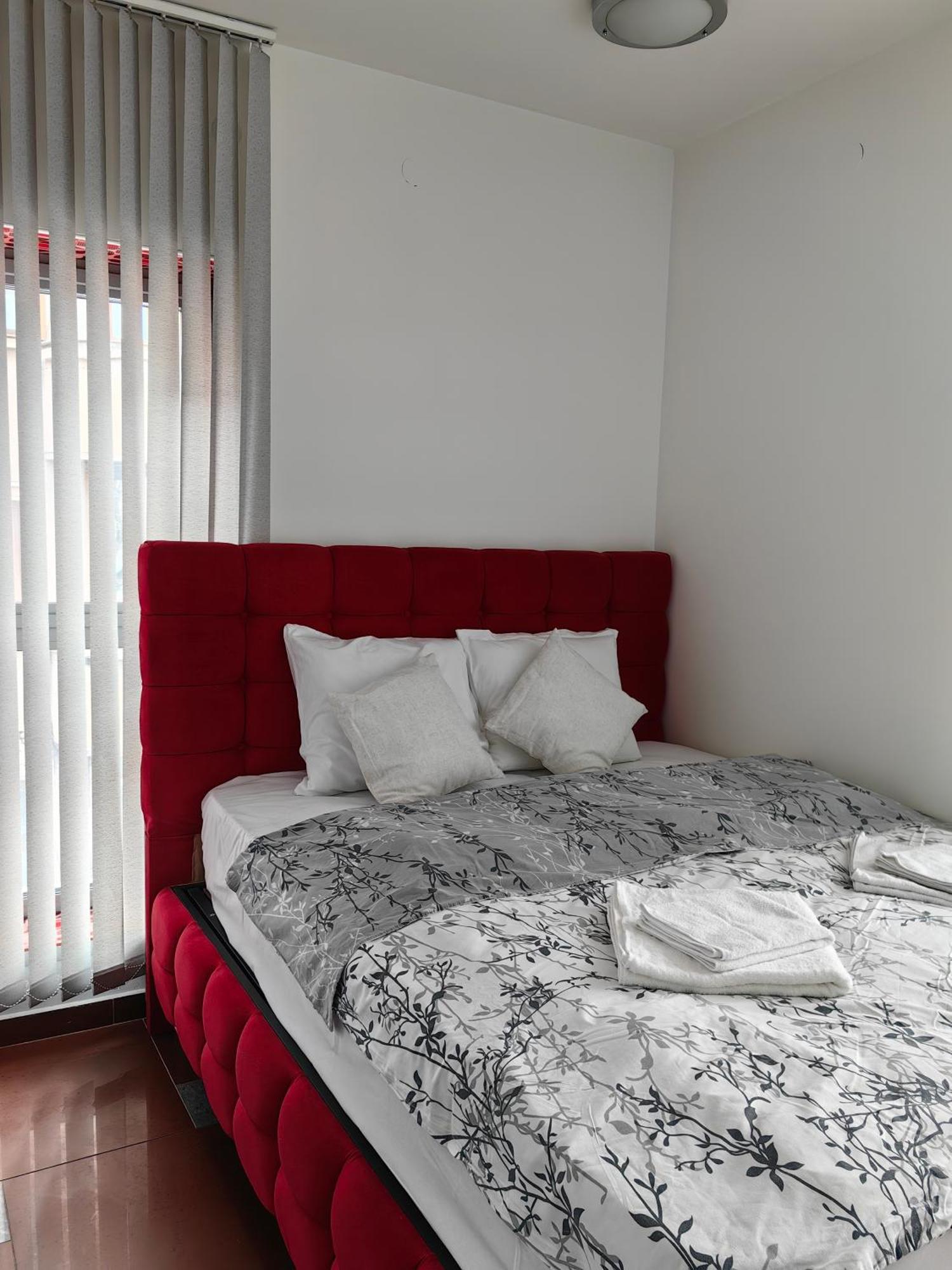 2 Bedrooms Apartment. Plovdiv Exterior photo